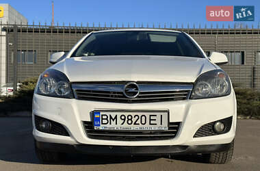 Хэтчбек Opel Astra 2013 в 