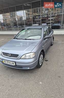 Седан Opel Astra 2008 в 