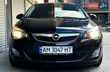 Opel Astra 2011