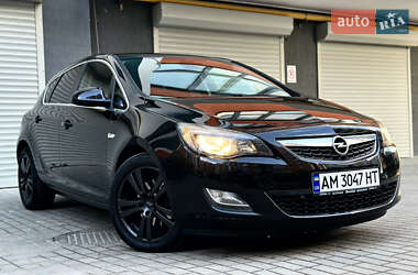 Хэтчбек Opel Astra 2011 в Житомире