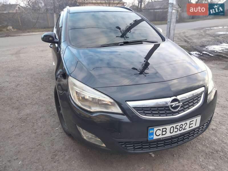 Opel Astra 2011