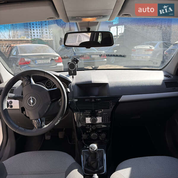 Универсал Opel Astra 2010 в Одессе