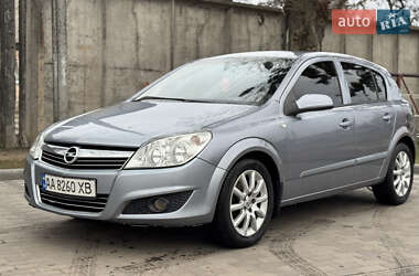 Хэтчбек Opel Astra 2007 в Лубнах