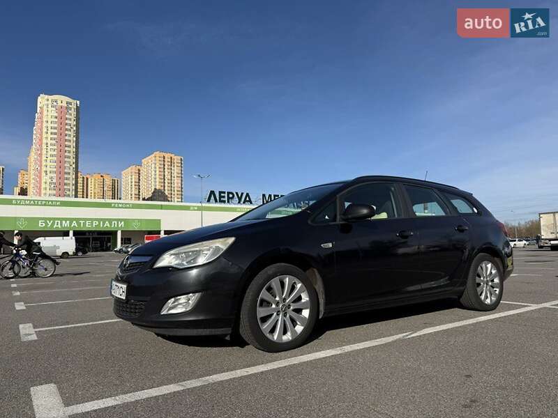 Opel Astra 2011