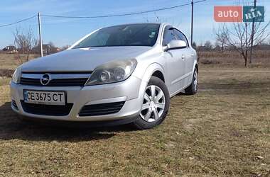 Хэтчбек Opel Astra 2004 в 