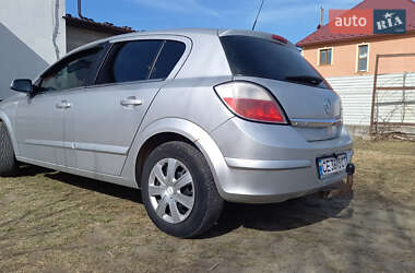 Хэтчбек Opel Astra 2004 в 