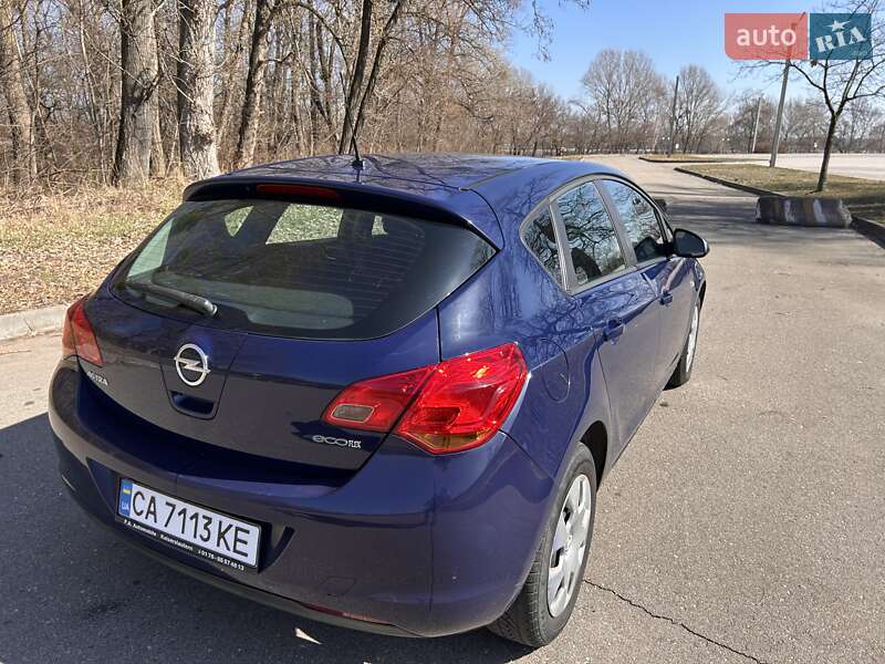 Хетчбек Opel Astra 2011 в Каневі