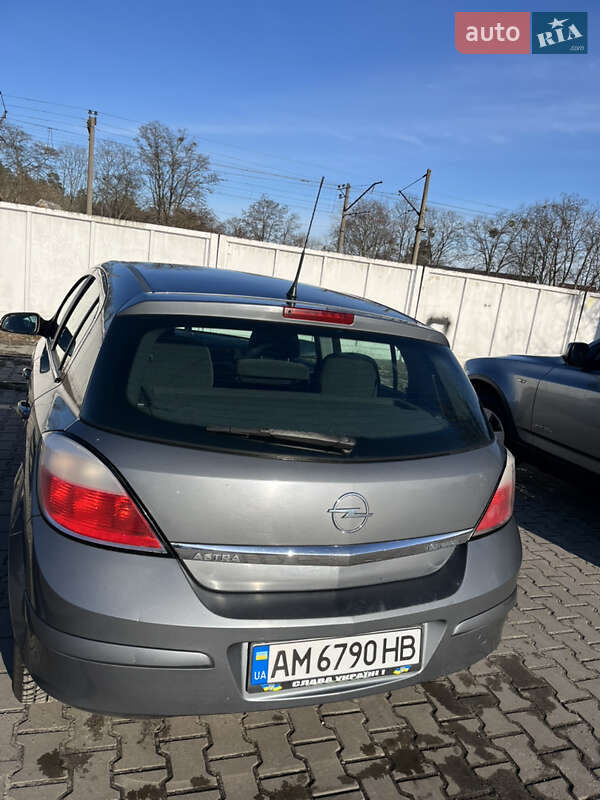 Хэтчбек Opel Astra 2004 в Ирпене фото 2 Хэтчбек Opel Astra 2004 в Ирпене