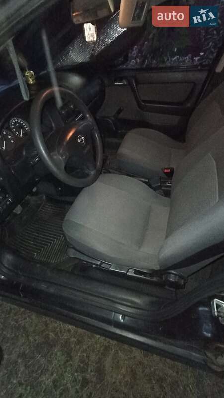 Седан Opel Astra 2008 в Ивано-Франковске