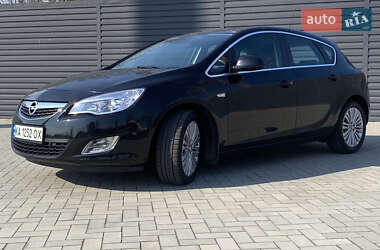 Хетчбек Opel Astra 2011 в 