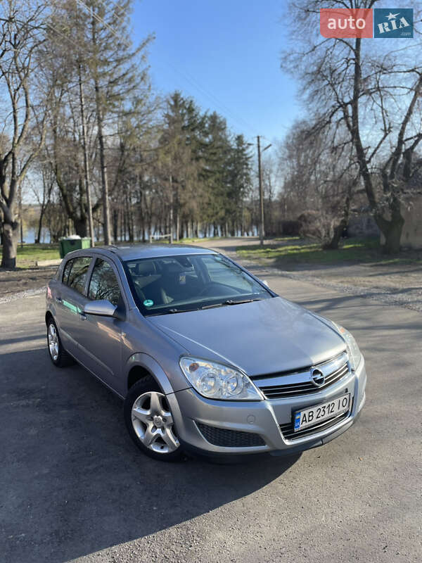 Хэтчбек Opel Astra 2008 в 