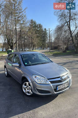 Хэтчбек Opel Astra 2008 в 