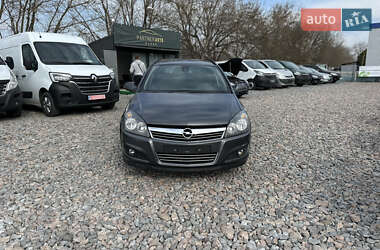 Универсал Opel Astra 2010 в 