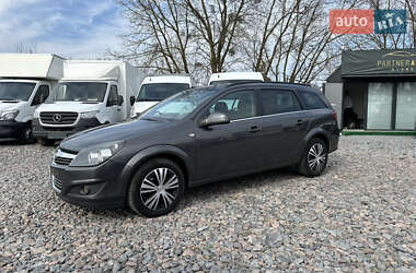 Opel Astra 2010 Opel Astra 2010