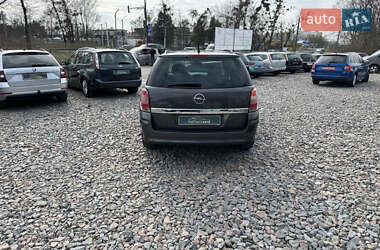 Универсал Opel Astra 2010 в 