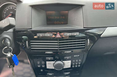 Универсал Opel Astra 2010 в 