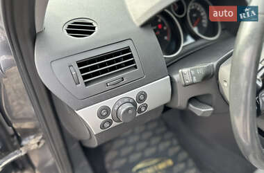 Универсал Opel Astra 2010 в 