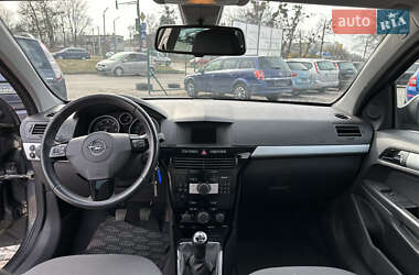 Универсал Opel Astra 2010 в 