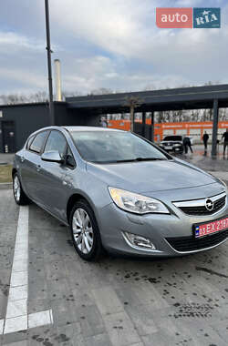 Хэтчбек Opel Astra 2012 в Луцке