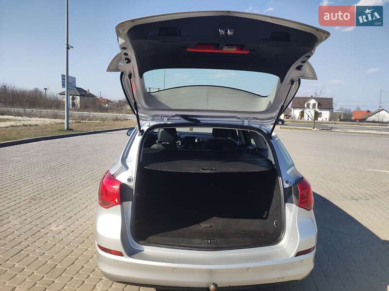 Універсал Opel Astra 2011 в Городку