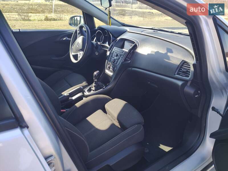 Універсал Opel Astra 2011 в Городку