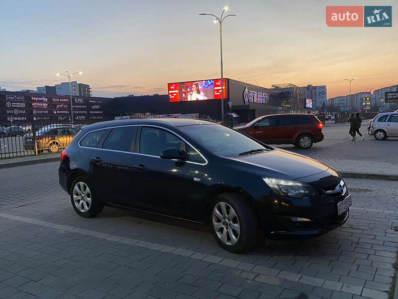 Универсал Opel Astra 2014 в Ивано-Франковске