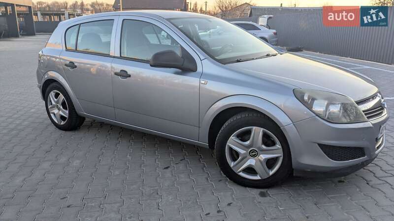Хэтчбек Opel Astra 2010 в Виннице