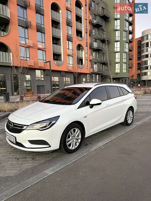 Универсал Opel Astra 2016 в Киеве