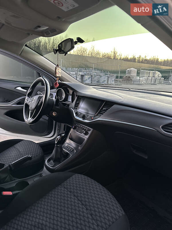 Универсал Opel Astra 2016 в Киеве