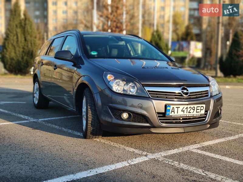 Opel Astra 2010