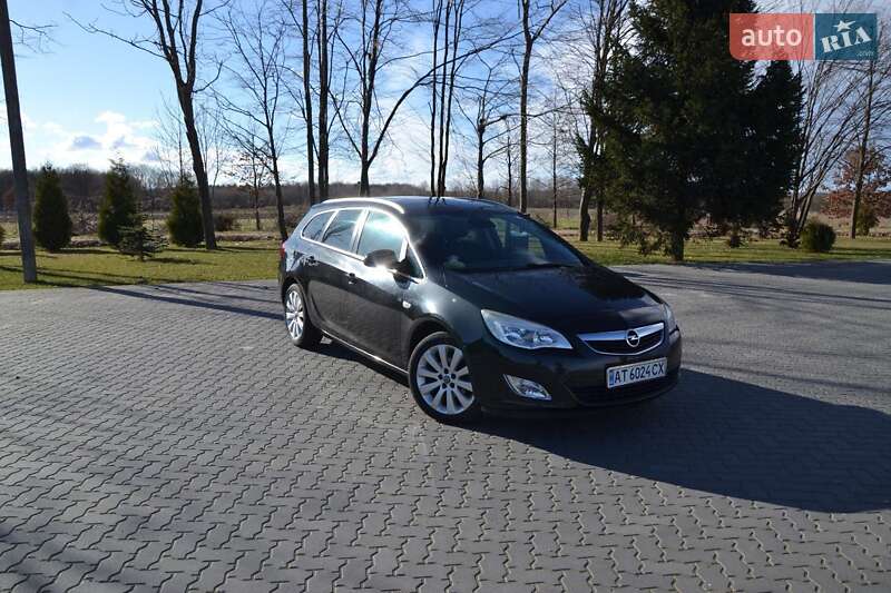 Opel Astra 2012