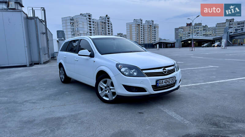Opel Astra 2012