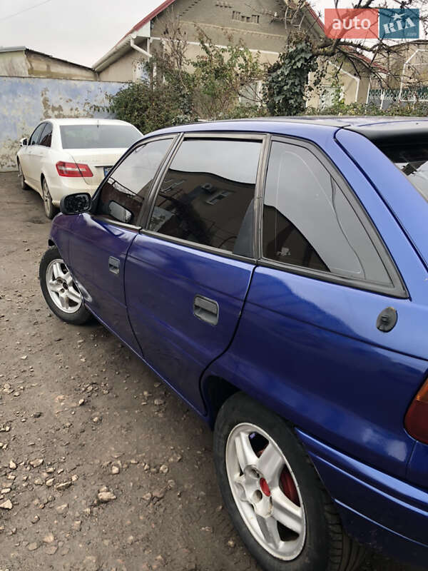 Хэтчбек Opel Astra 1993 в Татарбунарах фото 2 Хэтчбек Opel Astra 1993 в Татарбунарах