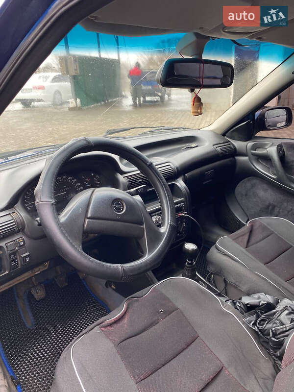 Хэтчбек Opel Astra 1993 в Татарбунарах фото 6 Хэтчбек Opel Astra 1993 в Татарбунарах