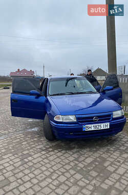 Хетчбек Opel Astra 1993 в Татарбунарах