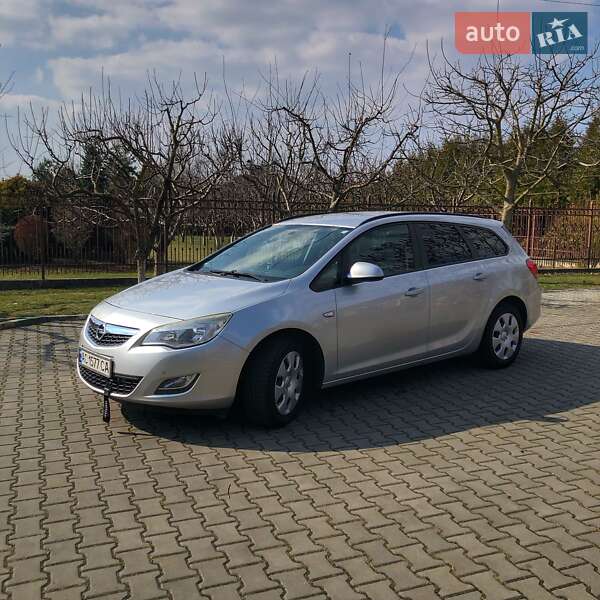 Opel Astra 2012