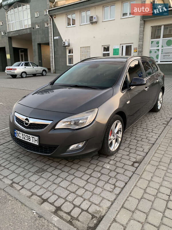 Opel Astra 2011