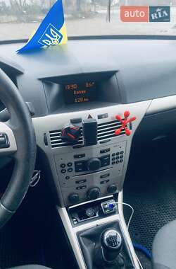 Универсал Opel Astra 2007 в 