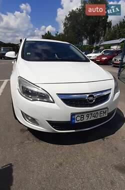 Хэтчбек Opel Astra 2011 в 