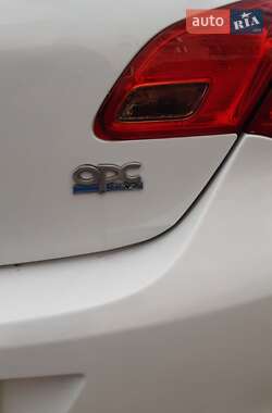 Хэтчбек Opel Astra 2011 в 
