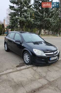 Хэтчбек Opel Astra 2007 в 