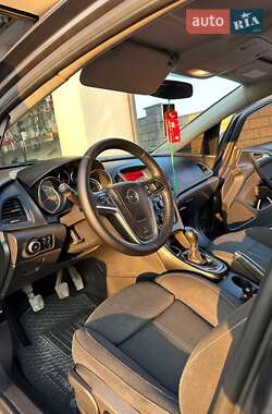 Універсал Opel Astra 2011 в 