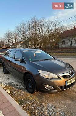 Універсал Opel Astra 2011 в 
