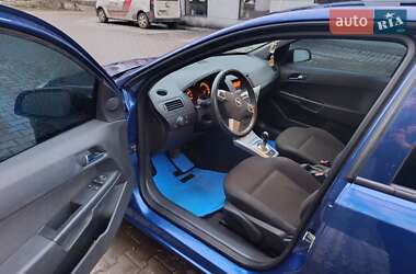 Хэтчбек Opel Astra 2009 в 