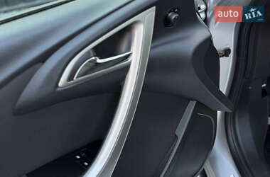 Универсал Opel Astra 2010 в 