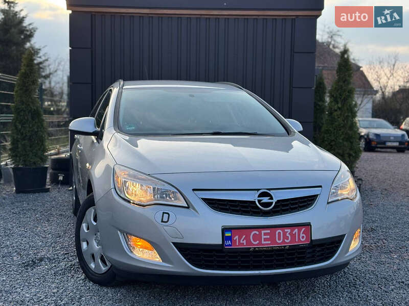 Универсал Opel Astra 2010 в 