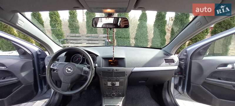 Универсал Opel Astra 2004 в Надворной