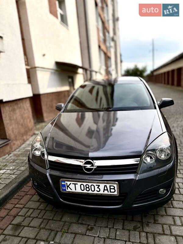 Хэтчбек Opel Astra 2006 в 