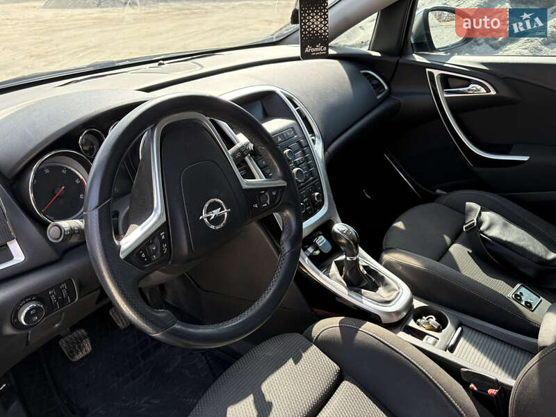 Универсал Opel Astra 2011 в Славуте