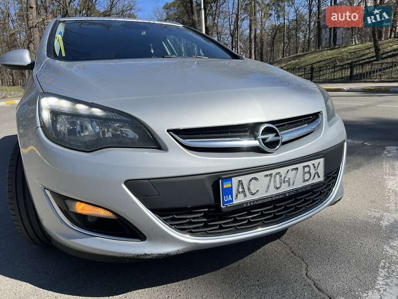 Универсал Opel Astra 2015 в 